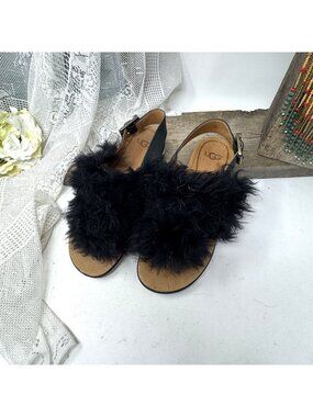 UGG Woman's Holly Shearing Sandals Tongs Size 6 Black